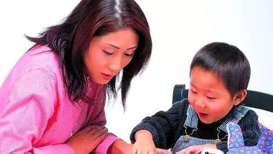 闪电策略 化解作业时间的压力：心理学方法助力妈妈们的教育之旅